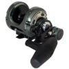 L'Okuma Makaira MK-30IISEa è un mulinello da pesca progettato per i pescatori più esigenti, ideato per affrontare le sfide della pesca d'altura e dei grandi predatori marini. Perfetto per tonni, marlin e altri pesci pelagici, è un attrezzo versatile, robusto e altamente performante, che unisce qualità e durata a un design moderno e funzionale. Questo mulinello è parte della serie speciale Makaira SEa, una gamma progettata per garantire prestazioni superiori in condizioni difficili. Caratteristiche principali L'Okuma Makaira MK-30IISEa è un mulinello a due velocità, ideale per il trolling e la pesca d'altura. Il suo sistema di cambio marcia a due velocità consente di passare facilmente tra una velocità di recupero elevata (rapporto 3.8:1) e una bassa (rapporto 1.3:1), offrendo la flessibilità necessaria per gestire diverse situazioni di pesca. Che tu stia cercando di recuperare rapidamente una lunga linea o di gestire un pesce combattivo con il massimo controllo, il sistema a due velocità risponde alle tue esigenze. Sistema di freno avanzato Il cuore delle prestazioni del MK-30IISEa è il suo sistema di freno Carbonite Dual Force, che sfrutta entrambe le facce della bobina per garantire una maggiore potenza e morbidezza del freno. Questo sistema è stato progettato per mantenere una pressione costante e fluida anche durante il combattimento con pesci di grandi dimensioni. Il mulinello è anche dotato di un cuscinetto a spinta che riduce il carico laterale durante l’uso del freno ad alta potenza, assicurando una performance ottimale in ogni fase della pesca. Costruzione robusta e design innovativo Realizzato con una struttura in alluminio anodizzato 6061-T6 e piastre laterali forgiate, il Makaira MK-30IISEa è resistente alla corrosione e alle sollecitazioni tipiche della pesca in mare. La finitura in grigio fumo e nero anodizzato conferisce al mulinello un aspetto elegante e moderno, con un'incisione di tonno giallo che ne esalta il carattere esclusivo. La maniglia sovradimensionata e il t-bar handle ergonomico offrono una presa sicura, anche durante le lunghe sessioni di pesca. Tecnologia avanzata Il mulinello è dotato di ingranaggi a taglio elicoidale, che migliorano l’efficienza e la potenza di recupero, riducendo il rischio di torsioni. I cuscinetti ABEC-5 Sapporo in acciaio inox con guarnizioni in gomma garantiscono una funzionamento fluido e una lunga durata, anche sotto condizioni di stress elevato. La bobina del MK-30IISEa è progettata per accogliere sia linee monofilamento che treccia, offrendo versatilità per diverse preferenze di pesca. Affidabilità e garanzia L'Okuma Makaira MK-30IISEa è progettato per durare nel tempo. La sua costruzione robusta, unita a un sistema di manutenzione semplice e alla garanzia di 5 anni, rende questo mulinello una scelta sicura per i pescatori seri. Che tu sia un principiante o un esperto, il Makaira MK-30IISEa ti offrirà prestazioni superiori in ogni condizione di pesca. Ideale per la pesca di grandi predatori Grazie alla sua potente capacità di dragaggio, la capacità di recupero a due velocità e la resistenza alla corrosione, l'Okuma Makaira MK-30IISEa è il compagno ideale per affrontare la pesca di predatori marini di grande taglia. Spoolato con treccia da 130 lb, questo mulinello offre un'azione di recupero fluida e potente, perfetta per il combattimento con pesci di grandi dimensioni. Concludendo, se stai cercando un mulinello che combini prestazioni, durabilità e versatilità, l'Okuma Makaira MK-30IISEa è la scelta perfetta. Grazie alla sua tecnologia all'avanguardia e al design studiato per resistere agli ambienti più estremi, sarà il tuo alleato ideale per ogni avventura di pesca in mare. Acquistalo oggi stesso e porta la tua pesca a un livello superiore!